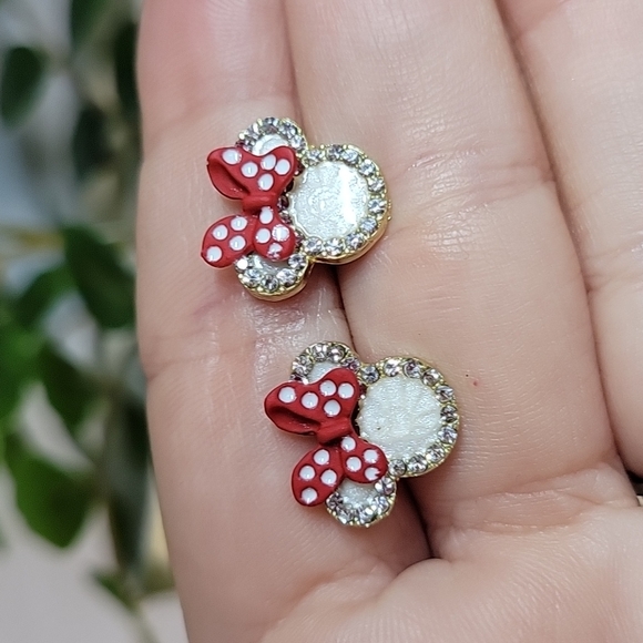 Minnie MicroCrystal Shimmer Stud Earrings, S925 - Picture 6 of 8